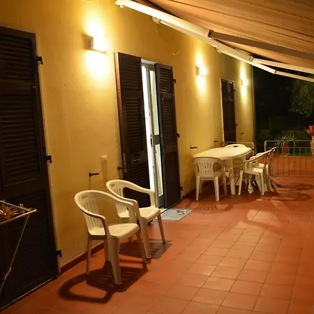 Casa Vacanza La Luna Apartment