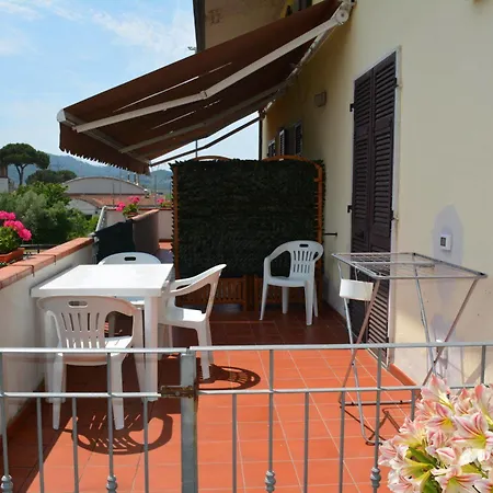 Casa Vacanza La Luna * Sarzana