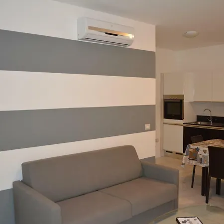 Casa Vacanza La Luna Apartment *